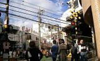 京王線の踏み切 京王線「下高井戸」駅 の踏み切