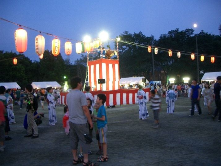 2010年たまプラーザ夏まつり　盆踊り会場（美しが丘公園・グラウンド） 