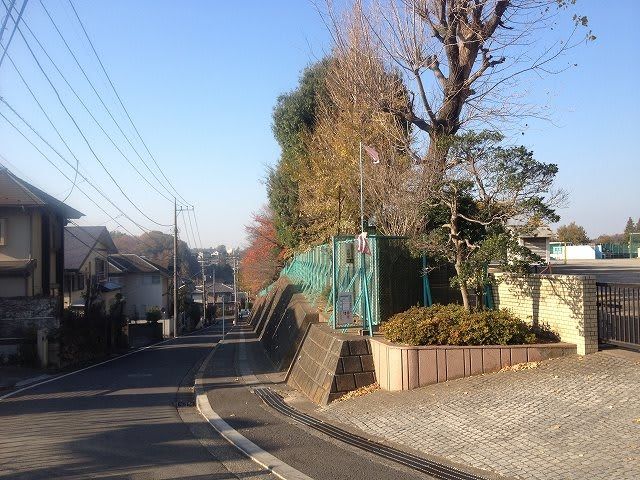 2013年12月2日　今朝の元石川町です！ちょうど、始業のチャイムが鳴ってました！