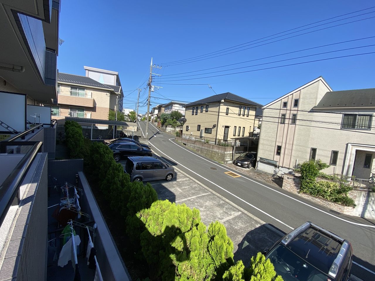 横浜市青葉区美しが丘4-22-5の賃貸マンション「アドバンスヴィラ」」・前面道路
